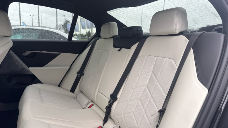 BMW i5 250kW eDrive40 M Sport 84kWh 4dr Auto Electric Saloon